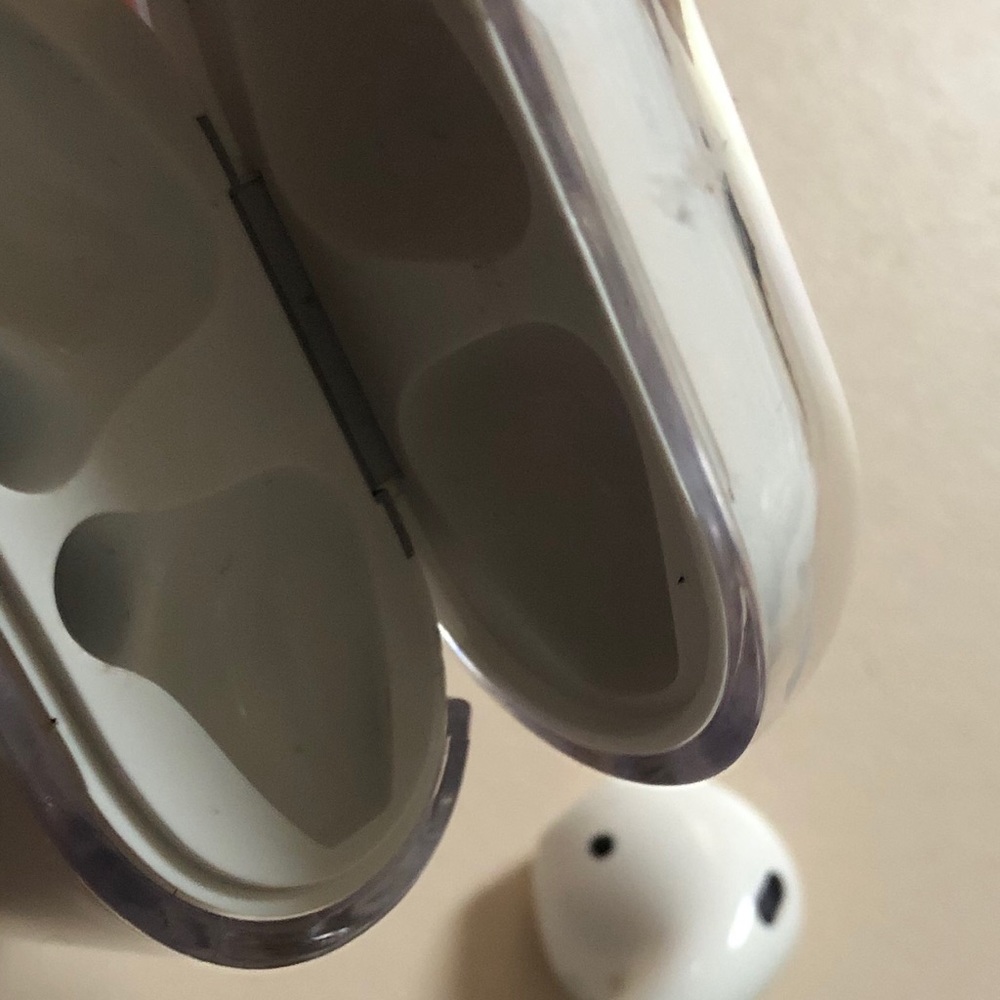 AirPods
